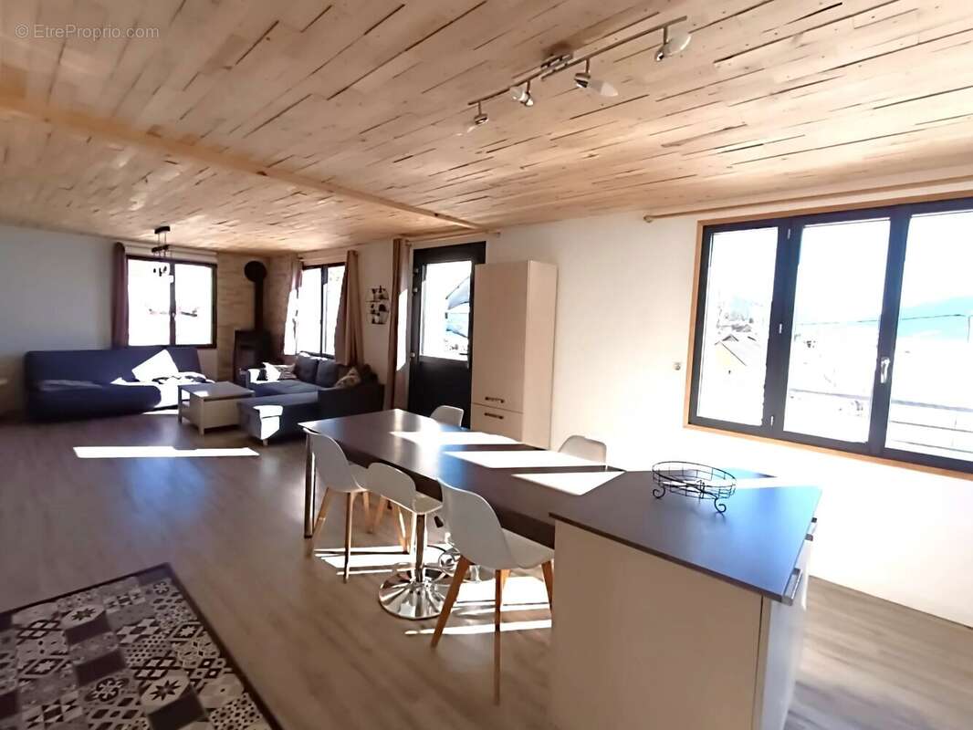 Appartement à MEAUDRE