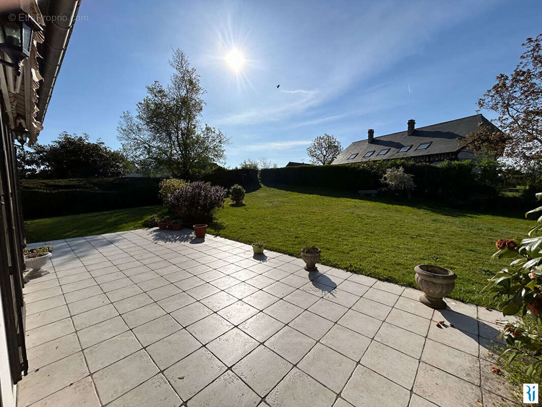 Maison à SAINT-PIERRE-DE-VARENGEVILLE