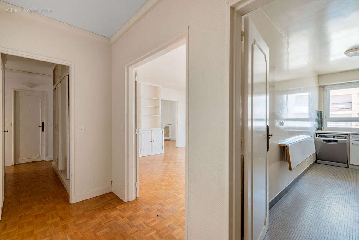 Appartement à PARIS-15E