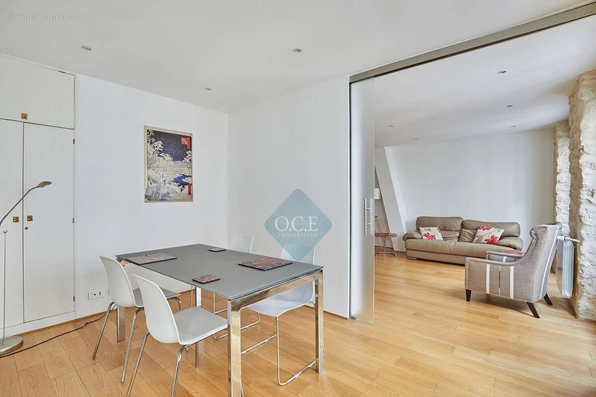 Appartement à PARIS-3E