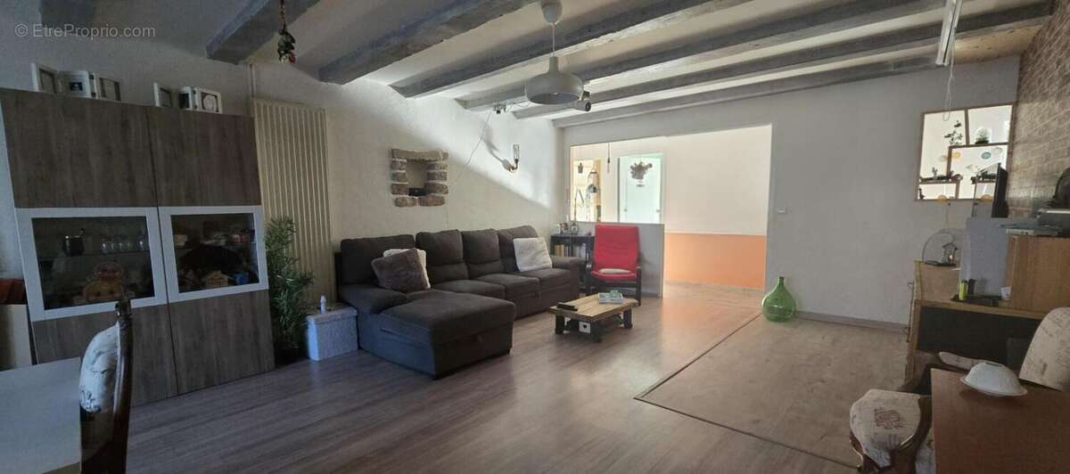 Maison en pierre 146m² rénovée situé à Frasne-le-Château - photo 6