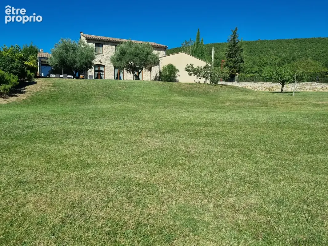 Maison avec terrain et piscine - photo 4