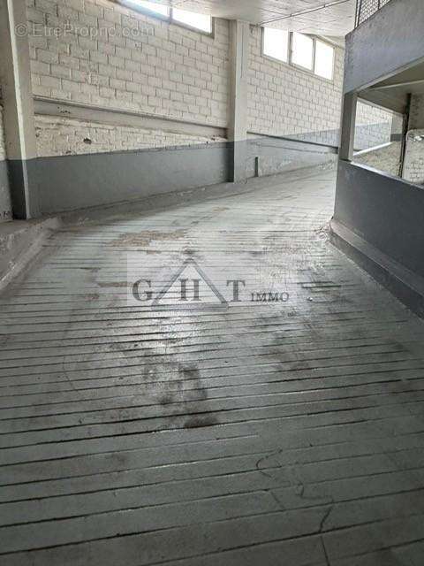 Commerce à IVRY-SUR-SEINE