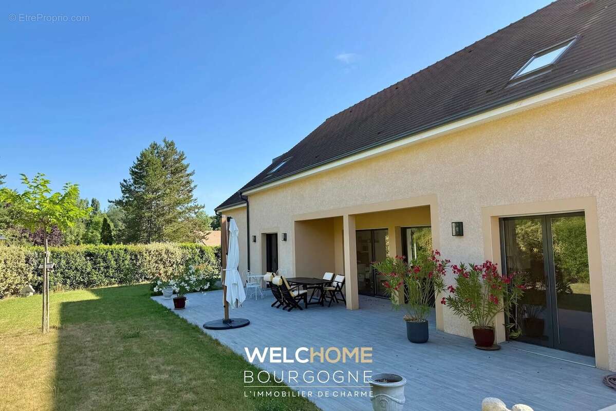 Maison à DRACY-LE-FORT