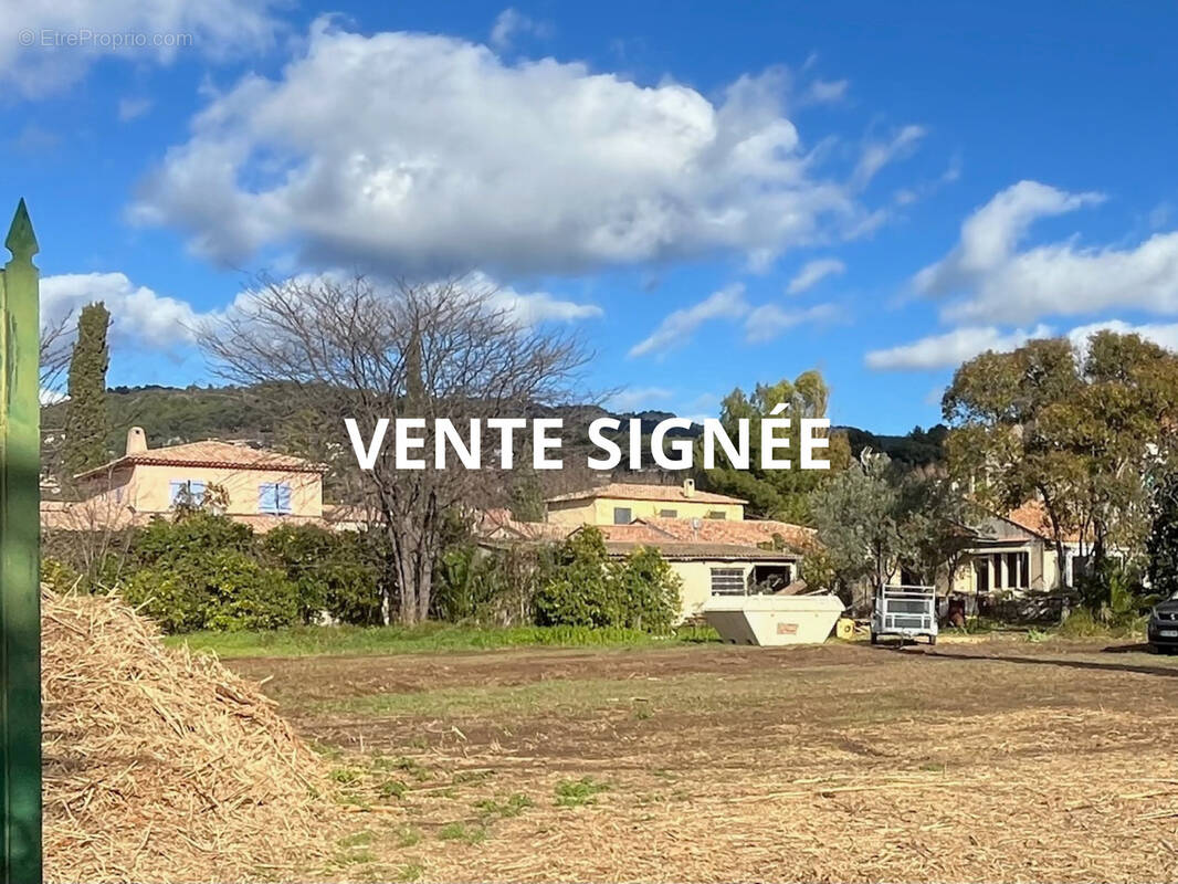 Terrain à OLLIOULES