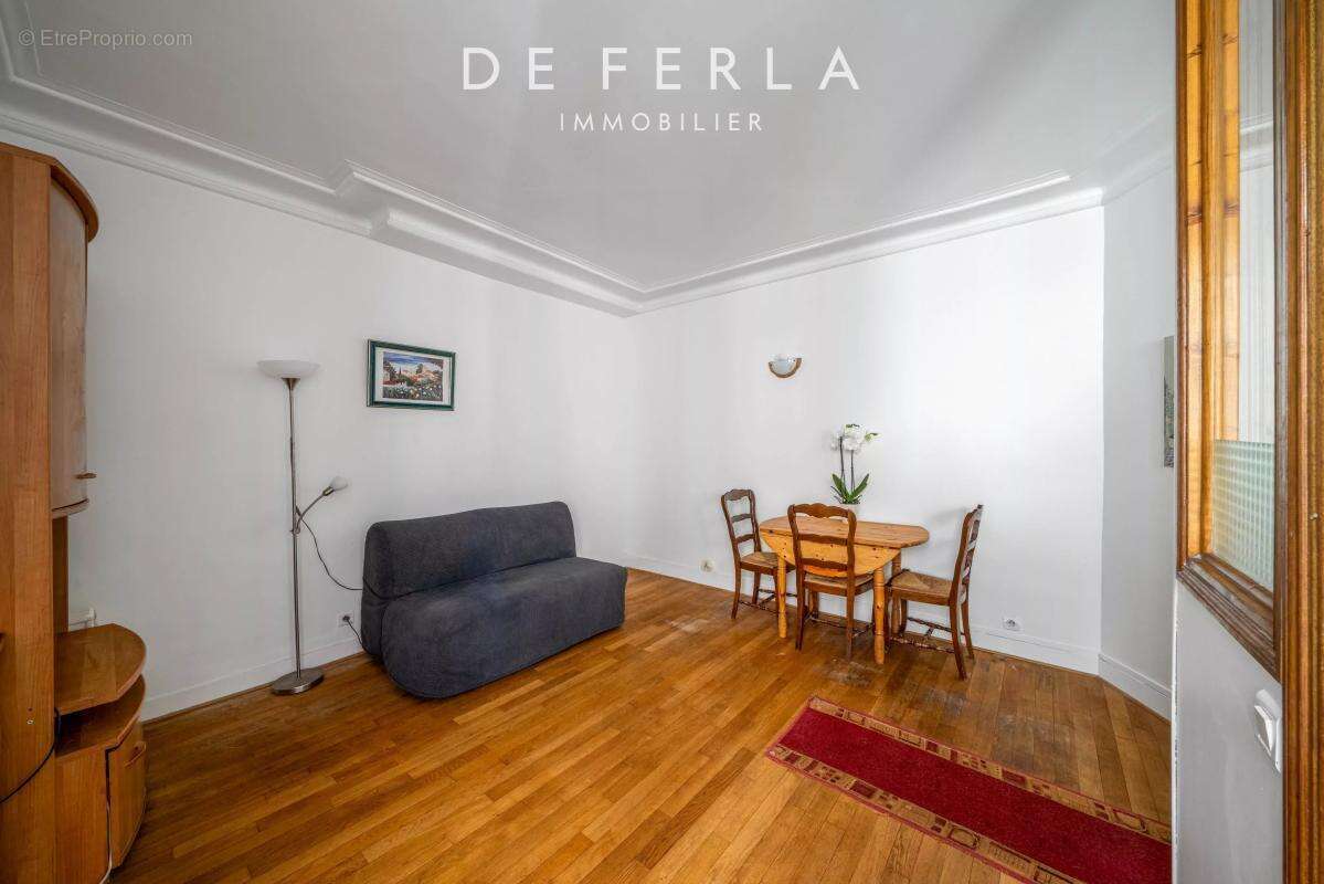 Appartement à PARIS-7E