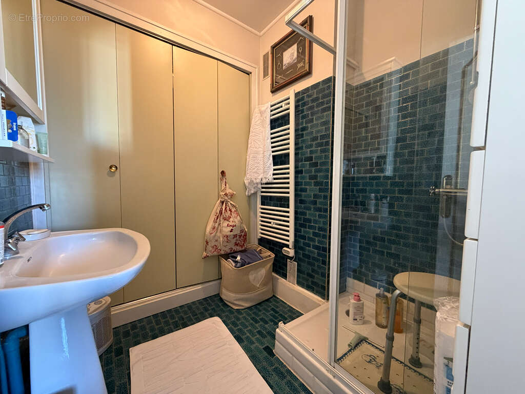 Mérignac Saint-Augustin - Appartement 5 pièces de 150 m² avec terrasse, garage double et cave - photo 16