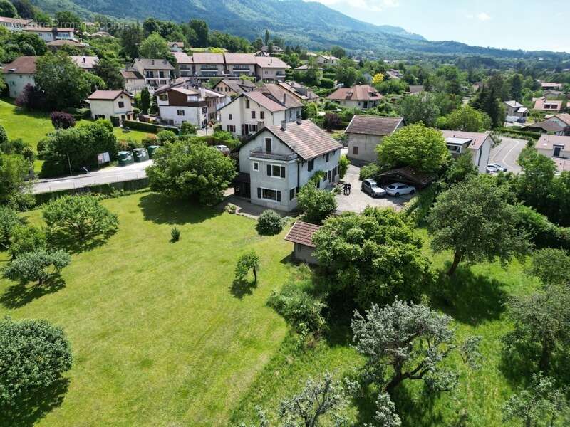 Maison à COLLONGES-SOUS-SALEVE