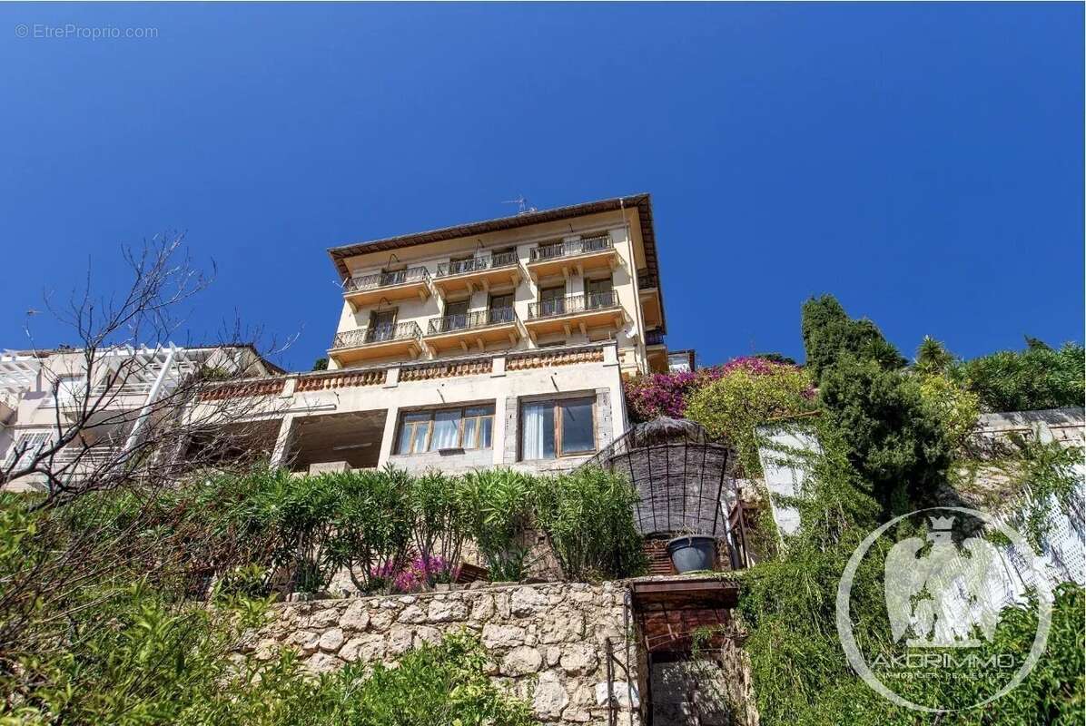 Appartement à ROQUEBRUNE-CAP-MARTIN