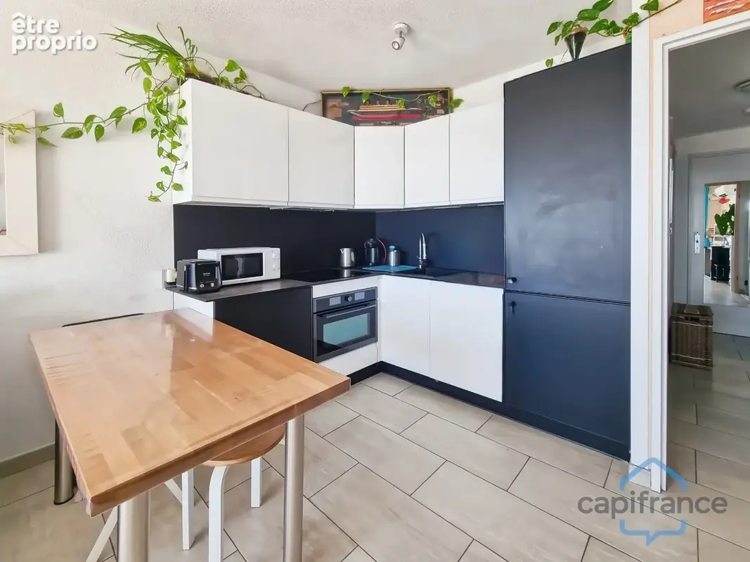 Appartement VUE MER en 1ère ligne, traversant et au DERNIER ETAGE - T2 rénové de 40m² + Terrasse - La GRANDE-MOTTE (34) - photo 3