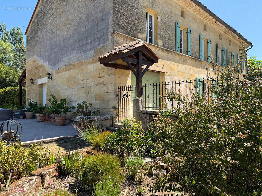 Maison à SAINT-EMILION