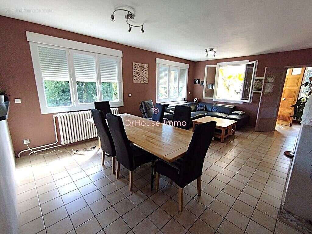 Maison à CHATEAU-ARNOUX-SAINT-AUBAN