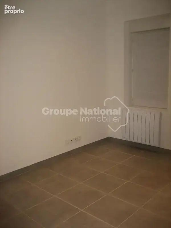 NÎMES Quartier Hoche-Sernam Immeuble de 3 appartements avec garage et cour - photo 12