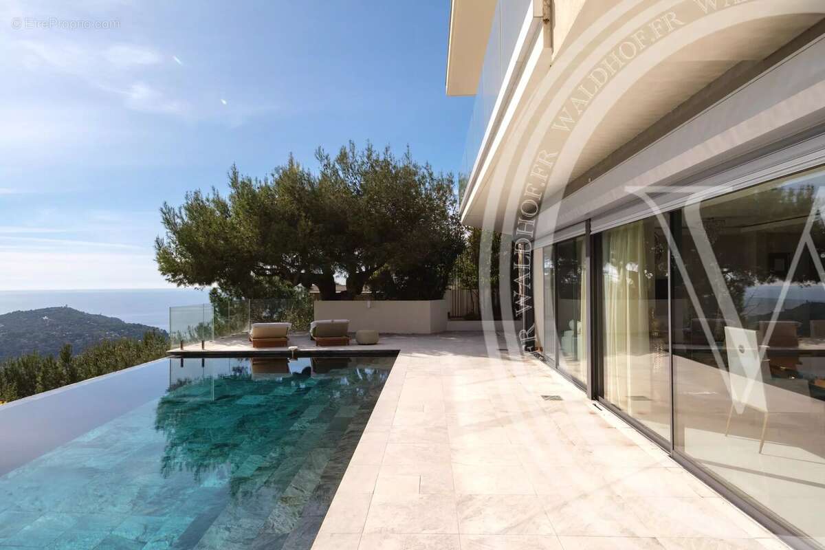 Villa contemporaine avec vue panoramique sur la mer et piscine à débordement surplombant le Cap Ferrat à seulement 21 minutes de - photo 7
