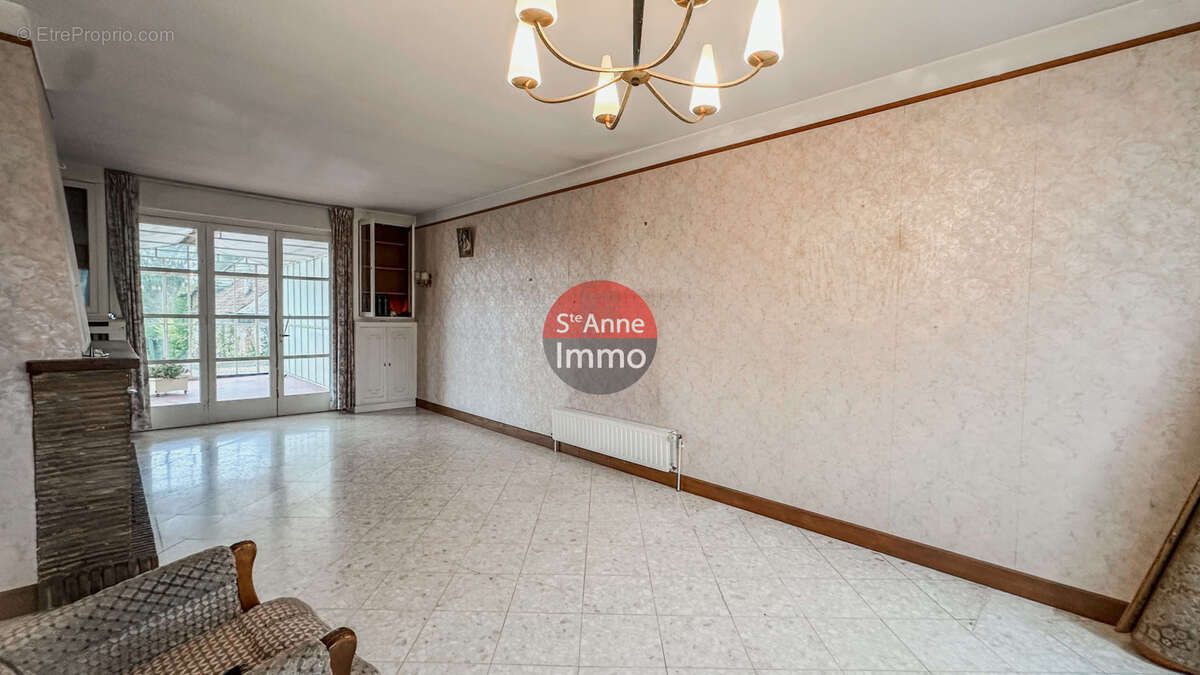 Maison à LIGNIERES-CHATELAIN