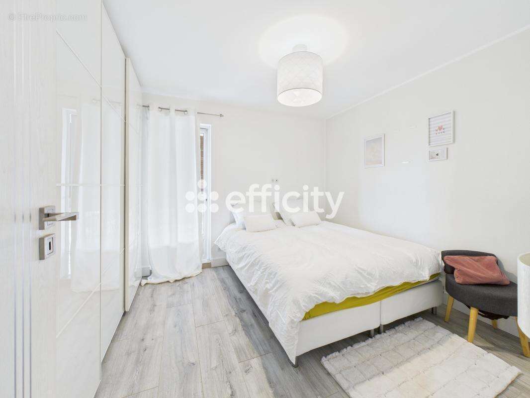 Appartement à RILLIEUX-LA-PAPE
