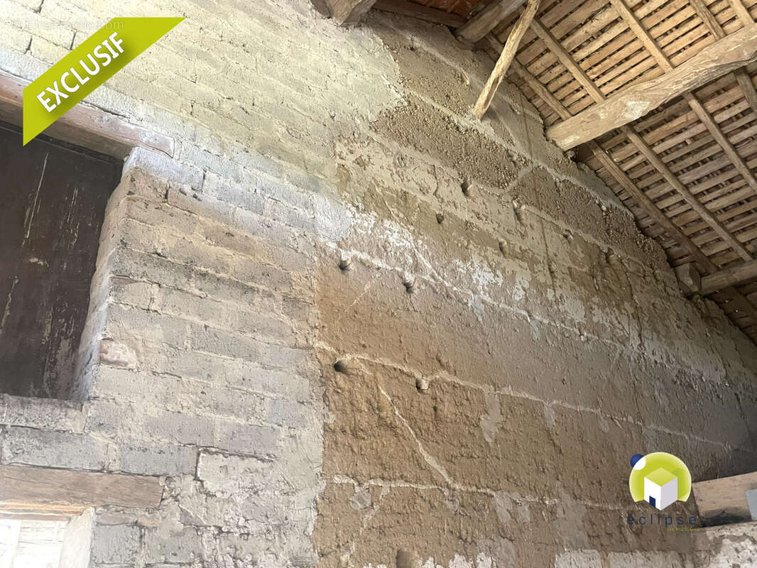 Attignat - Ferme mitoyenne 90m2 hab. + terrain + Nombreuses dépendances - photo 15