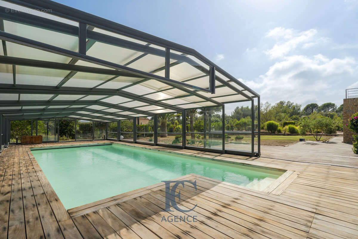 Maison de 232 m2 au calme - photo 2
