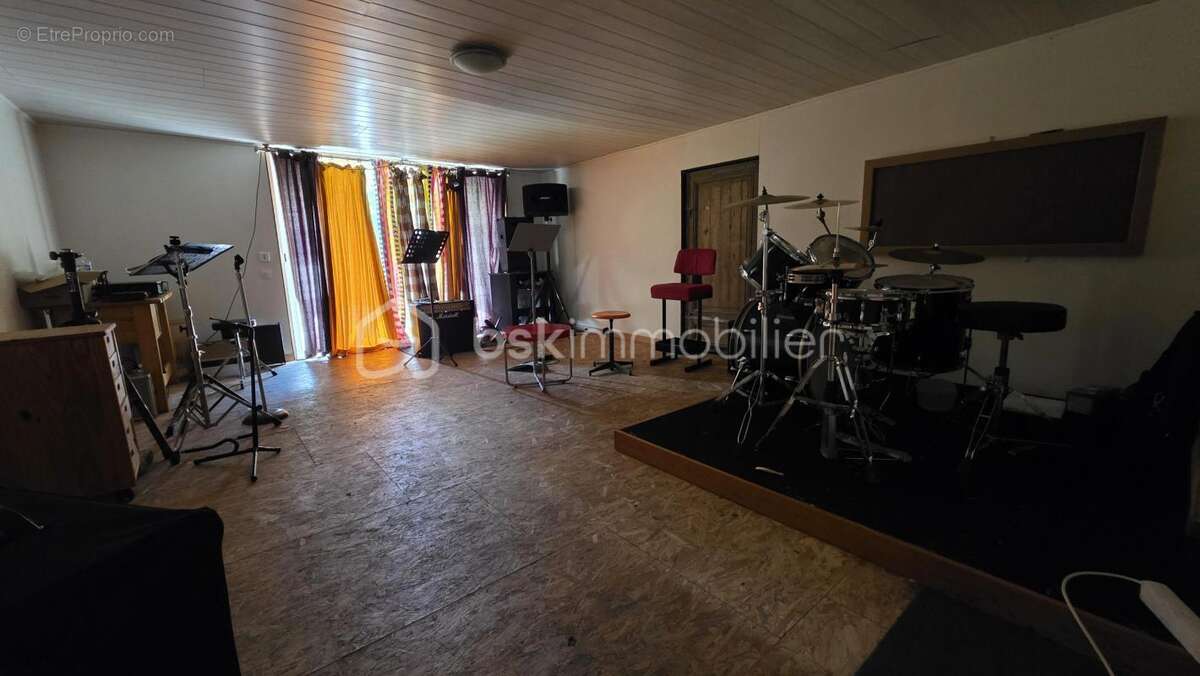 Maison à VARENNES-JARCY