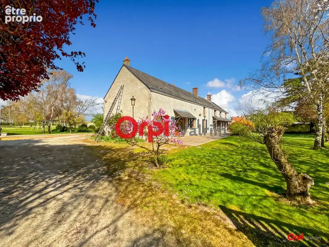  Longère d'exception : 315 m² de charme et 7 300 m² de liberté près de Josnes  - photo 19