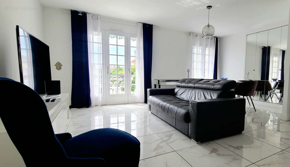 Maison à CHOISY-LE-ROI