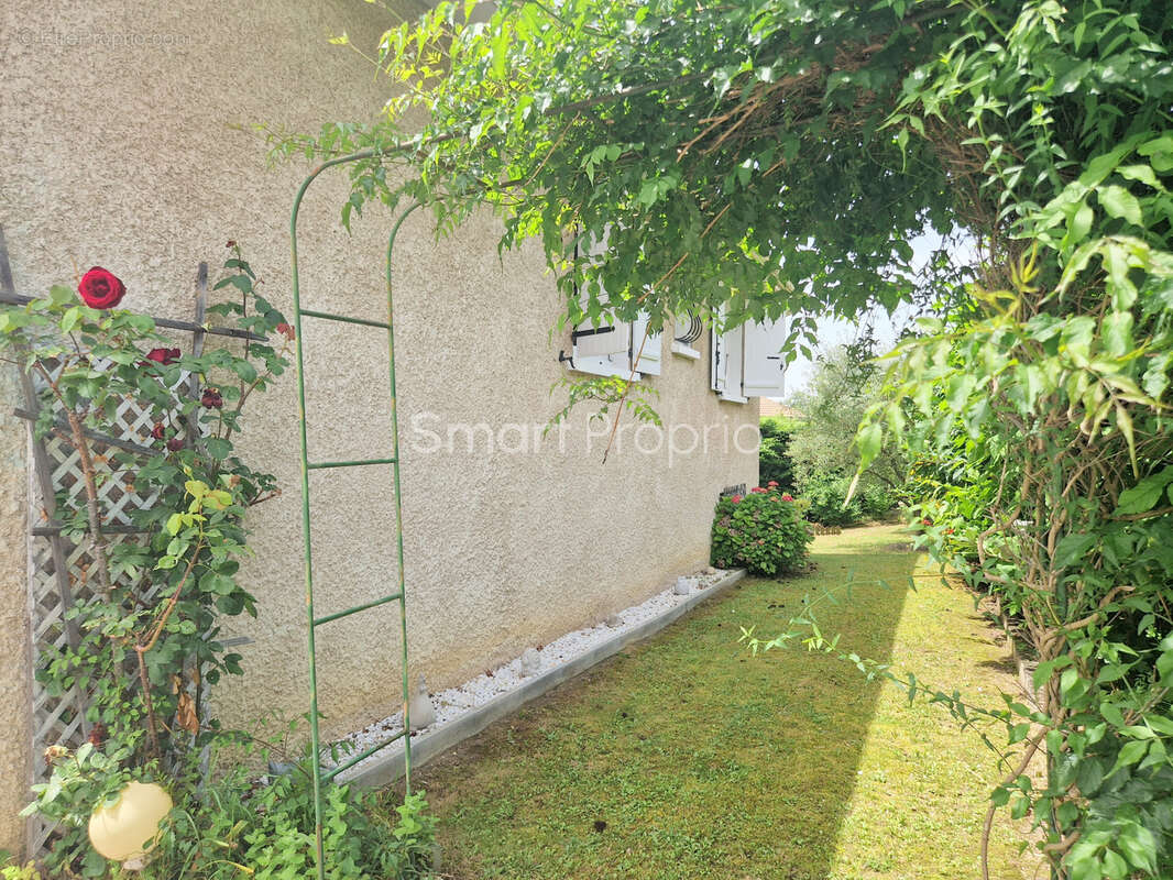 Maison à SALAISE-SUR-SANNE