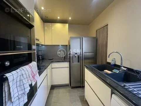 Appartement à COURBEVOIE