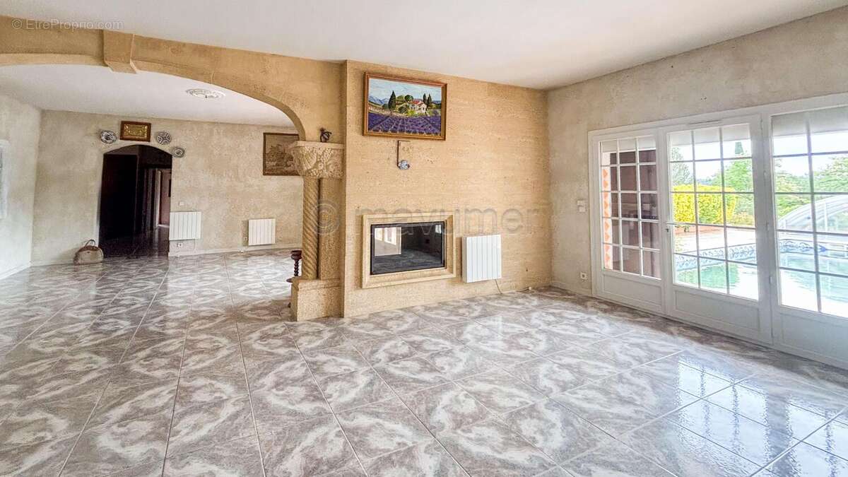 Maison individuelle de plain pied - piscine -garages - 4000m2 de terrain - Istres n°8 - Maison à ISTRES