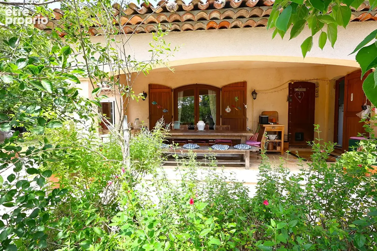Maison 135 m² avec 2 mazets en pierre et bassin aperçu mer - photo 10
