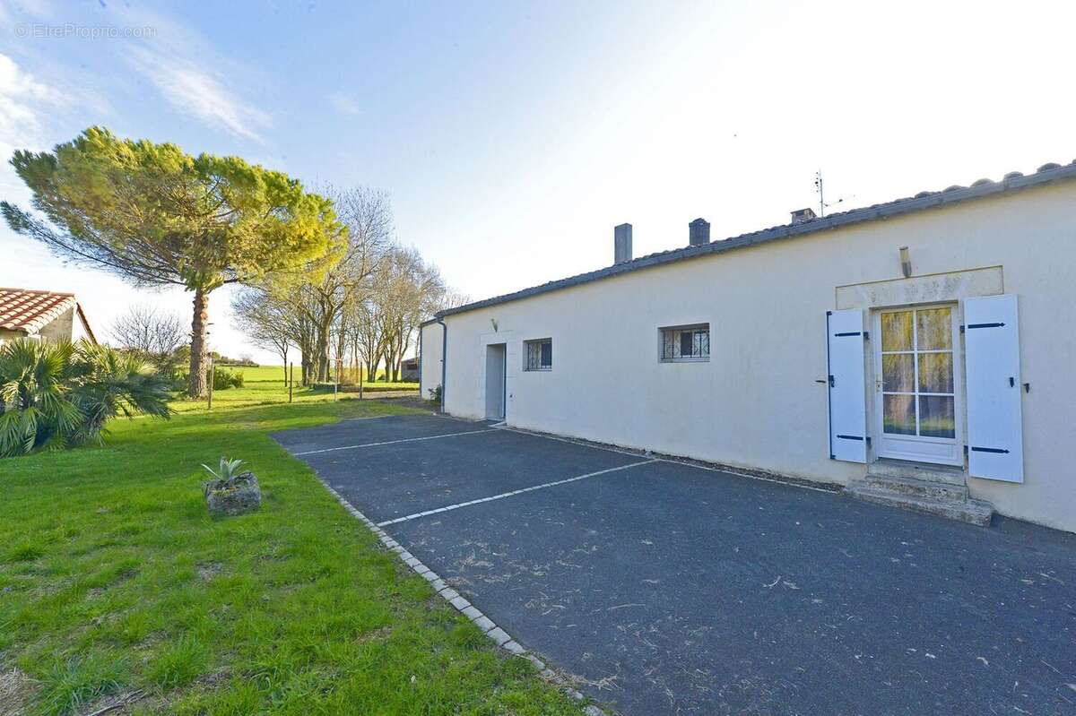 Maison à SEMUSSAC