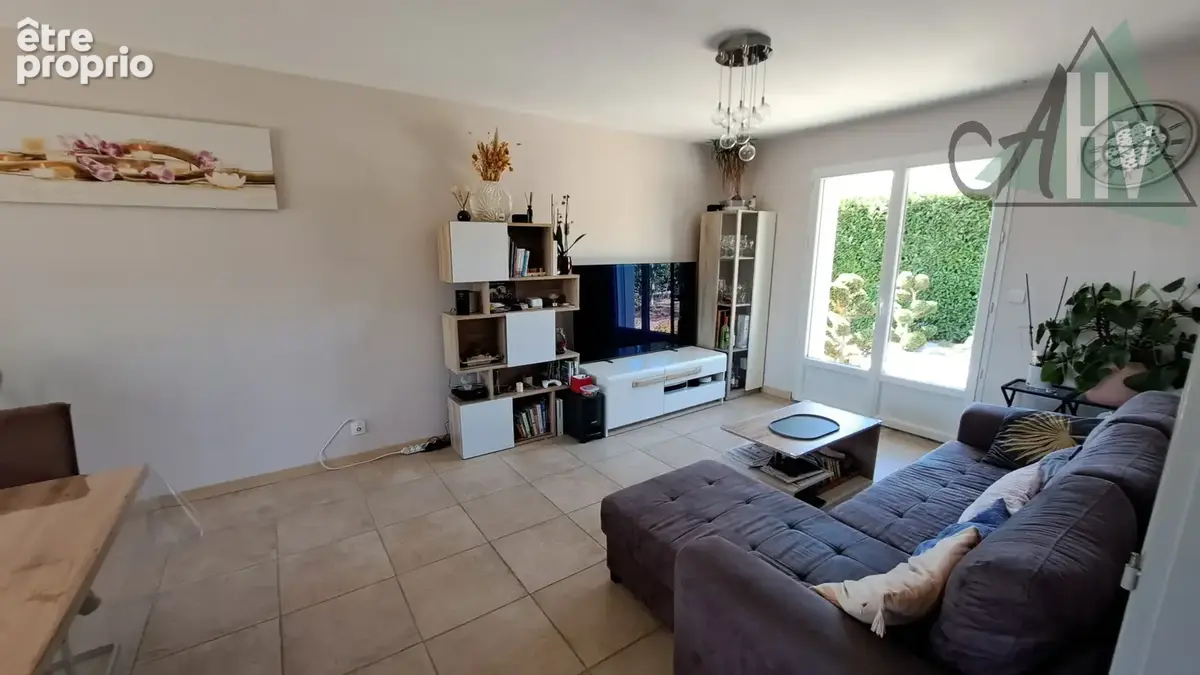 SERGINES (89) - Pavillon récent de 98 m2 avec 3 chambres + bureau, sur sous-sol total avec beau jardin. - photo 3