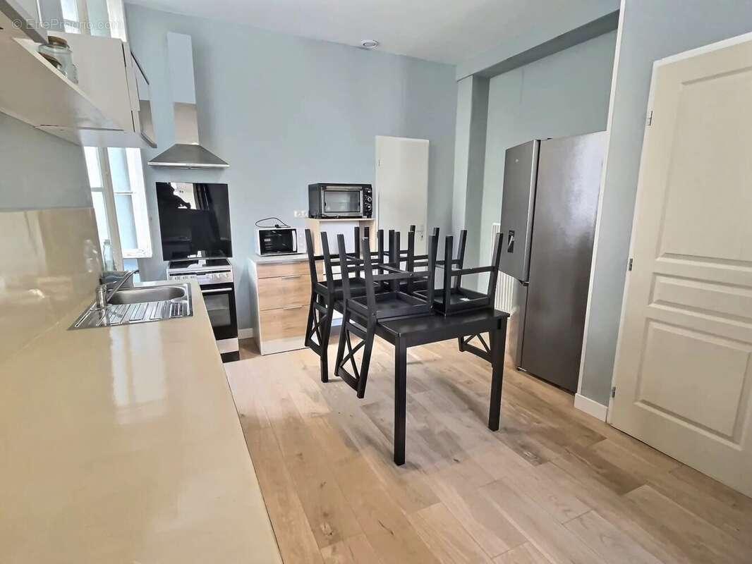 IMMEUBLE avec 3 appartements, une terrasse et un grand garag - photo 8