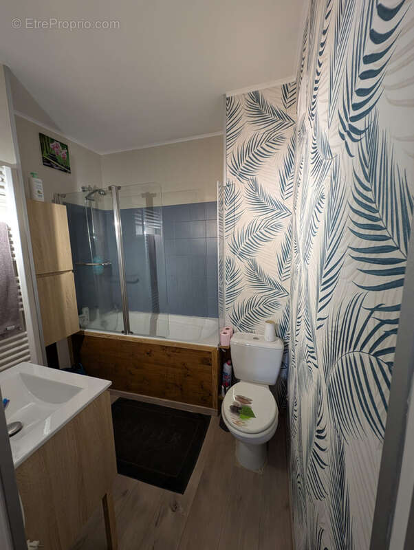 Appartement rénové de 56 m2 centre ville. - photo 2