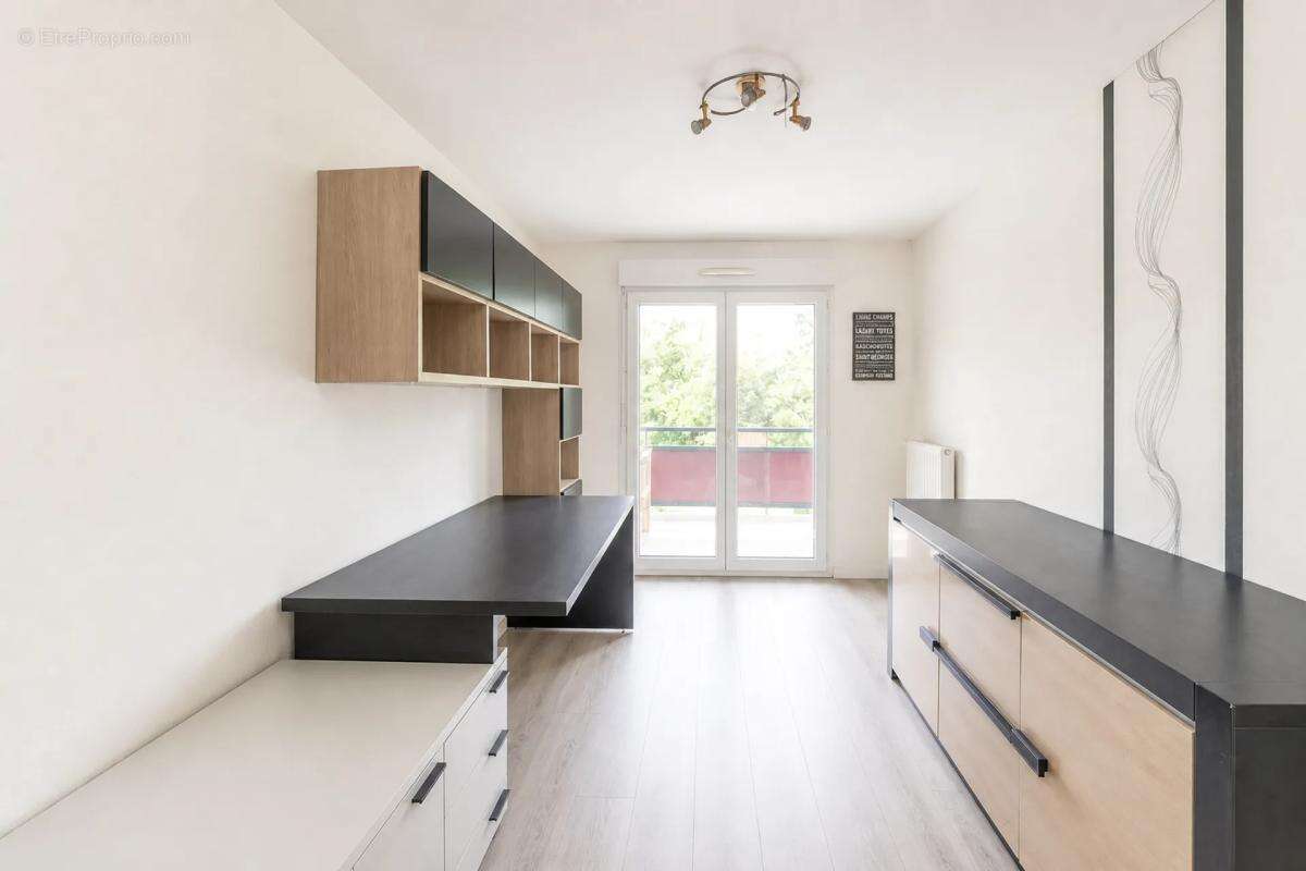 Appartement à SERGY