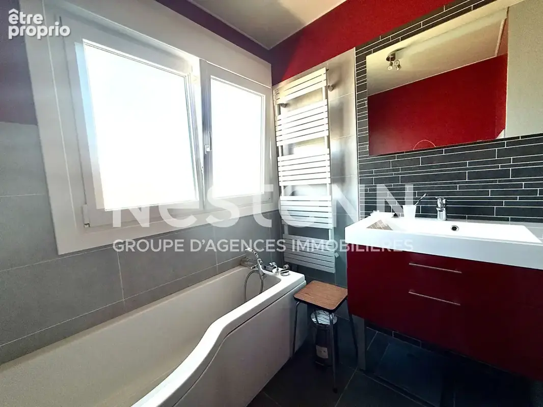 Maison familiale de 120 m² , 4 chambres, bureau, combles aménagés et 2 garages - photo 11