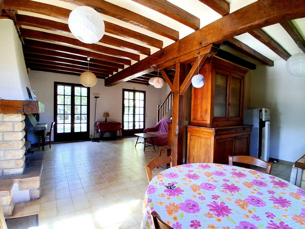 Pavillon avec garage, jardin clos et arboré - photo 6