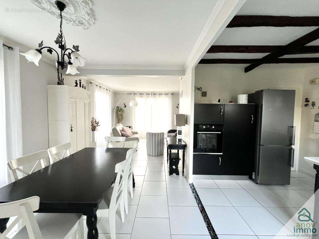 Maison à SAINT-JULIEN-L&#039;ARS