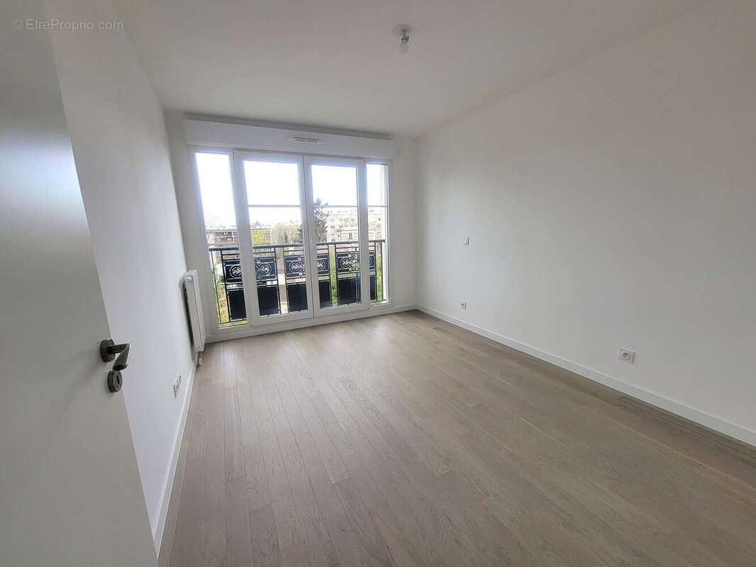 Appartement à LE PLESSIS-ROBINSON