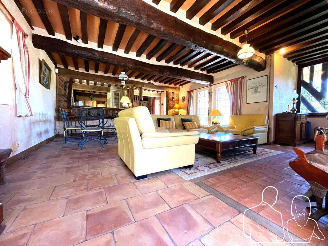 Maison à LES PREAUX