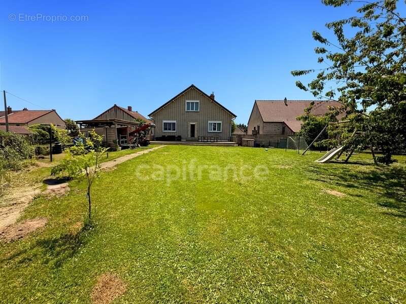 Maison à MARCILLY-LES-BUXY