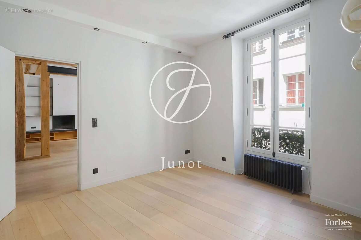 Appartement à PARIS-4E