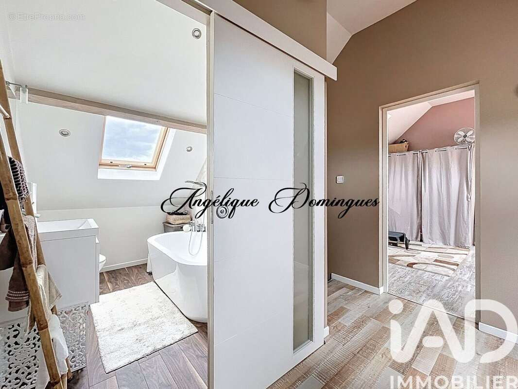Photo 9 - Maison à MEZIERES-SUR-SEINE