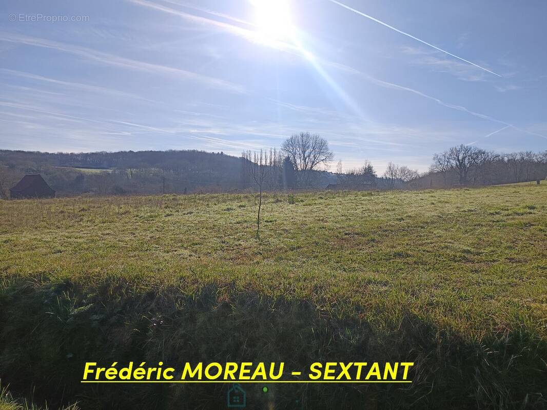 Terrain à LANQUAIS