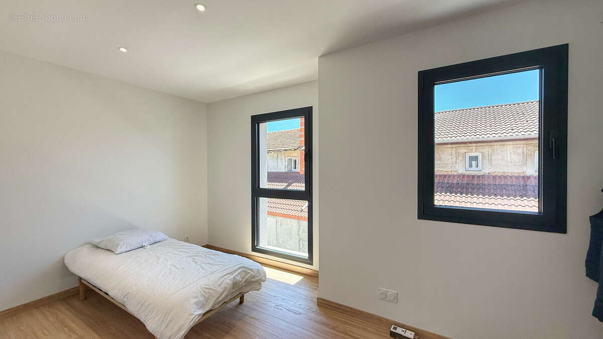 SILLANS, Maison mitoyenne avec jardin - photo 8