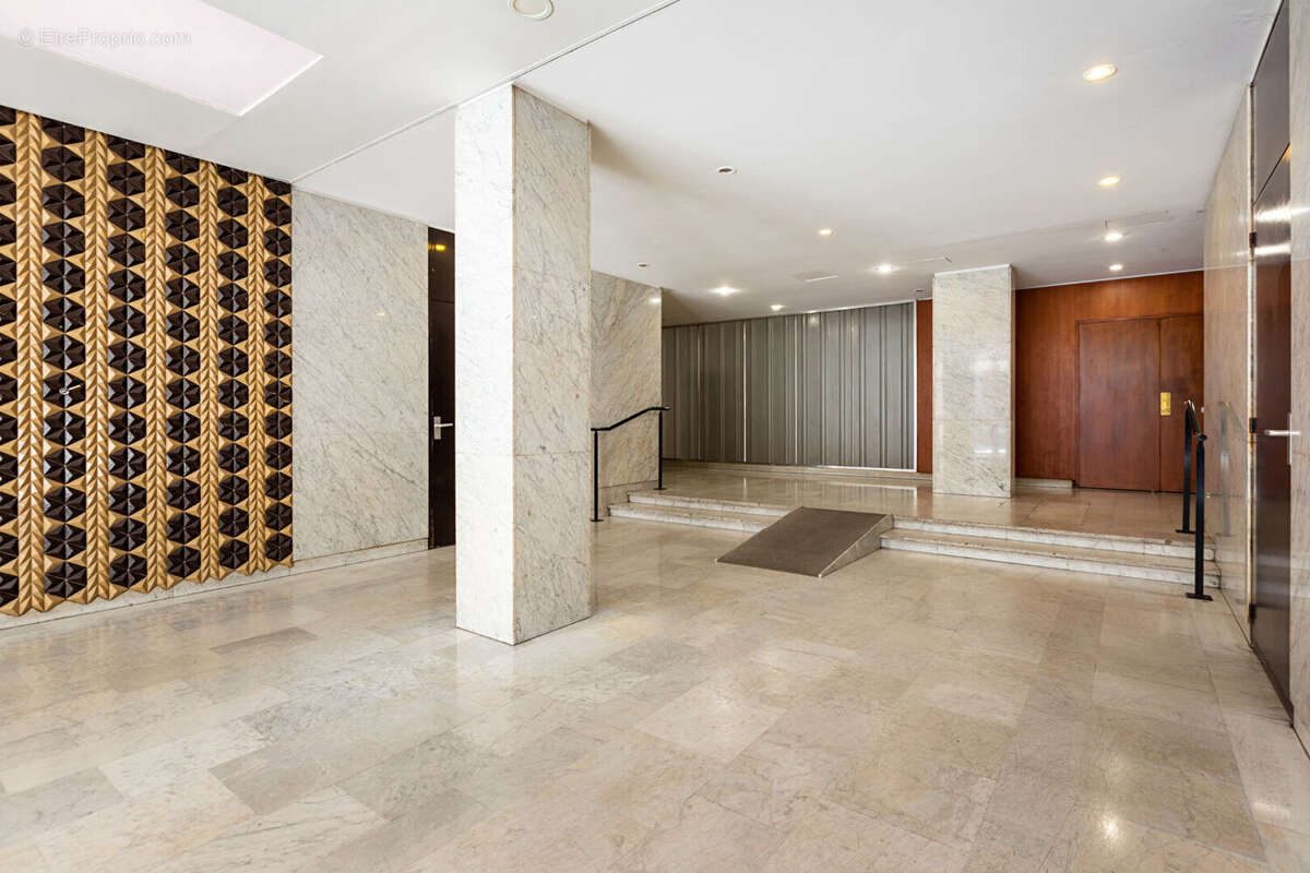 Commerce à PARIS-15E