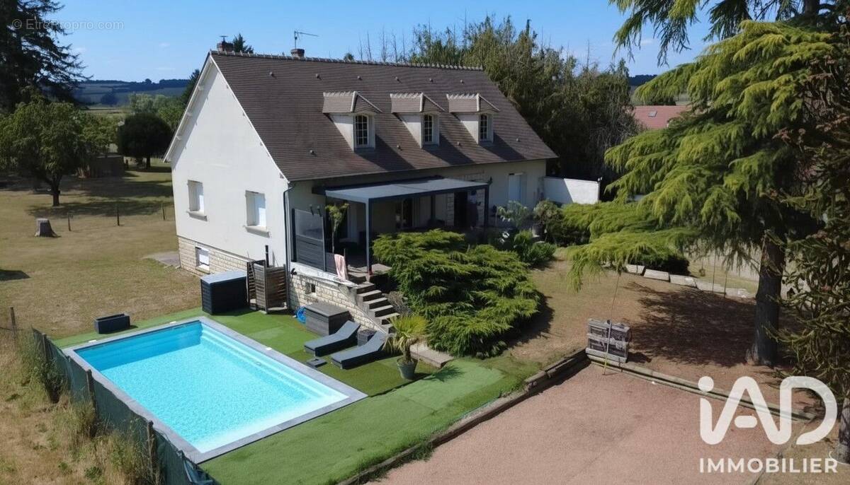 Photo 1 - Maison à SAINT-PIERRE-LES-ETIEUX