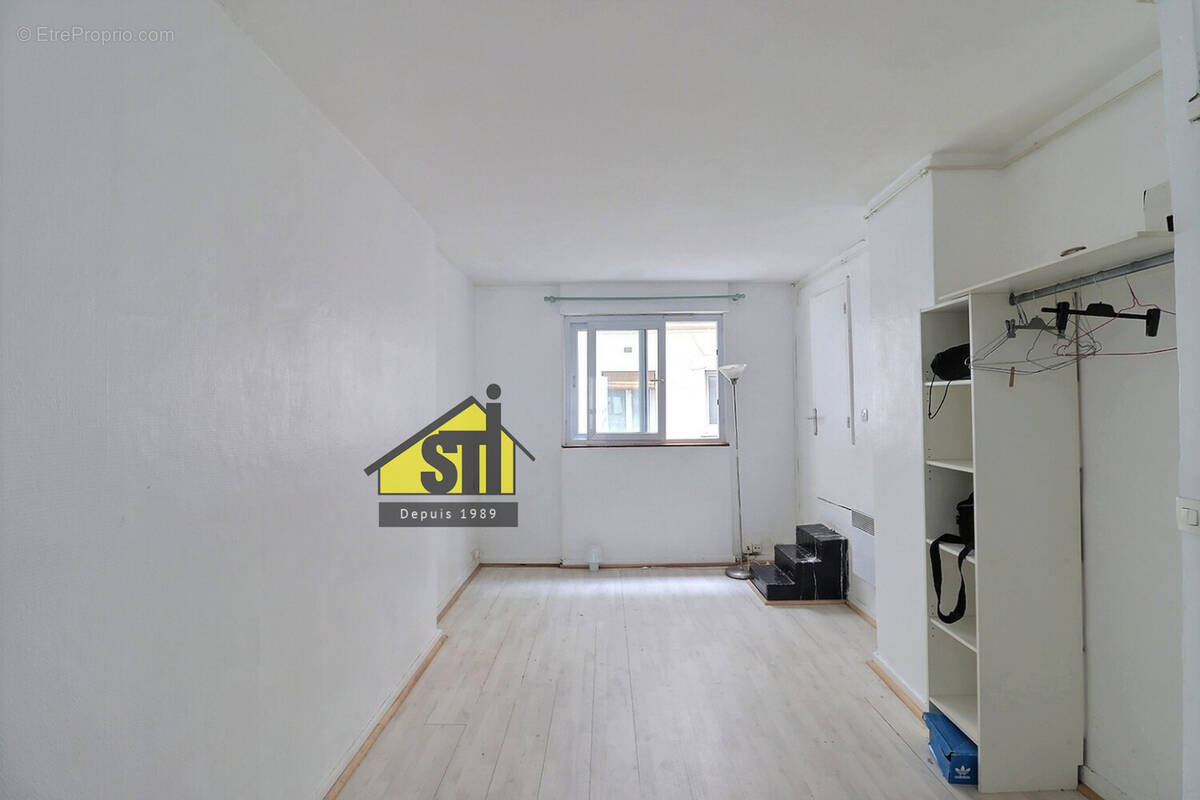 Appartement à PARIS-14E