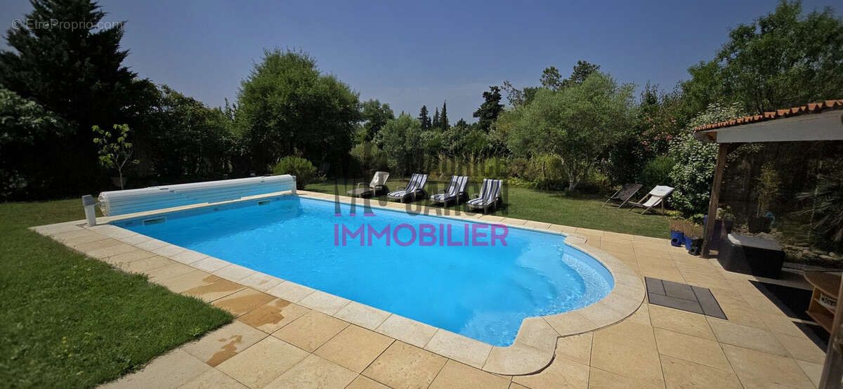 Maison à PERNES-LES-FONTAINES