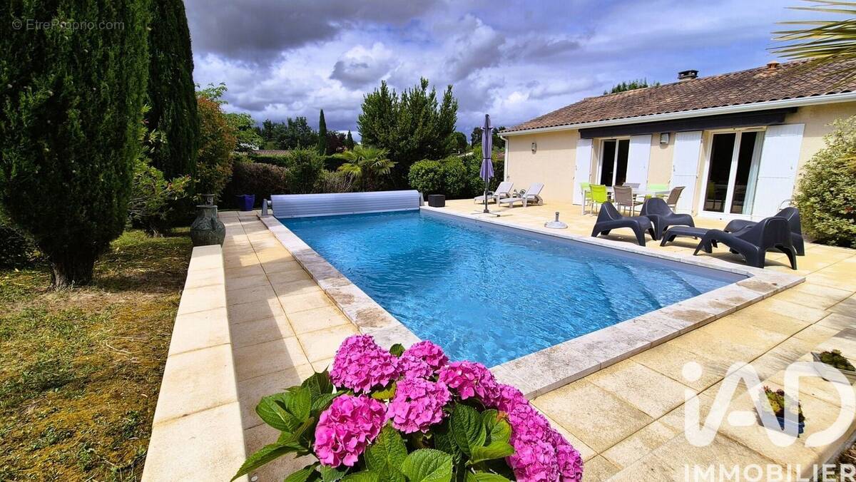 Photo 1 - Maison à MONTUSSAN