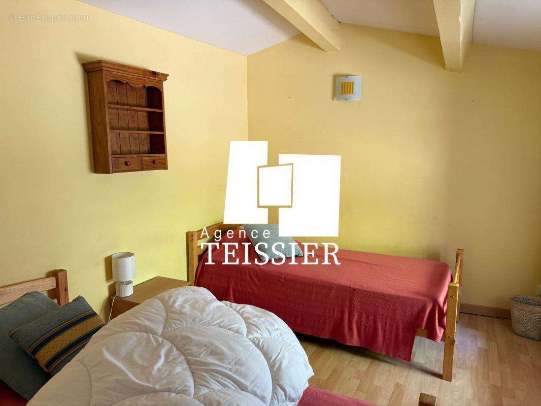 Maison à SAINT-PIERRE-SAINT-JEAN